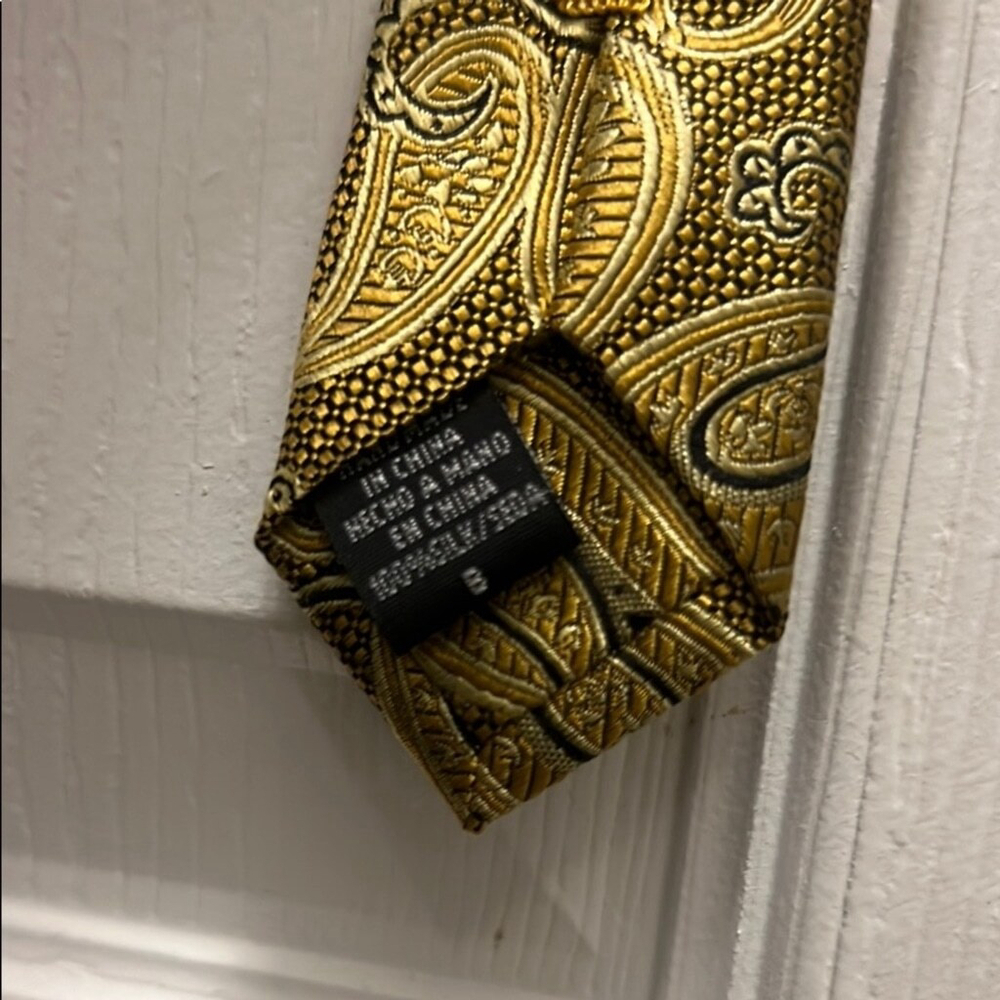 Gold Paisley Silk Neck Tie Mens Classic Width Dress Wedding Preppy - Picture 5 of 5